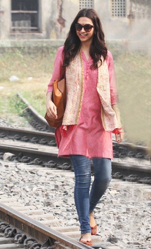 Deepika wearing a casual kurta with jeans 