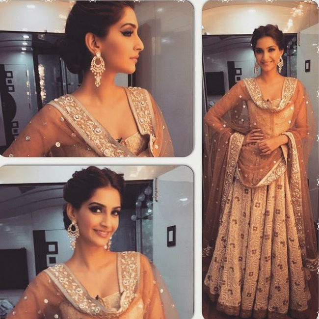 Sonam in corset blouse at Comedy nights with Kapil