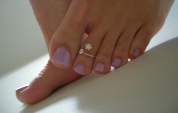 Swirl toe rings