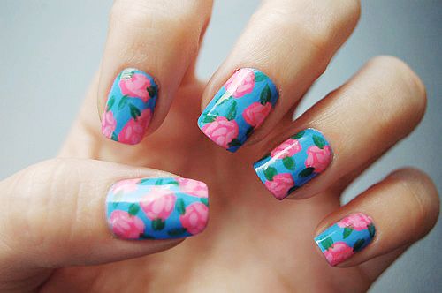 Another lovely flower nail designAnother lovely flower nail design