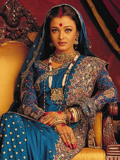 Aishwarya Rai Bachchan in Banarsi Saree.