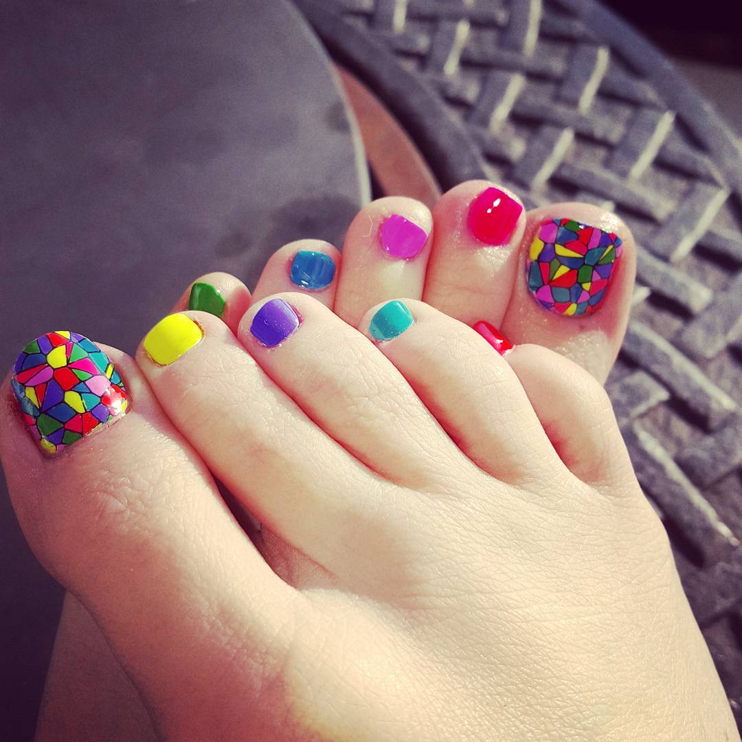 Simple Toe Nail Art Design