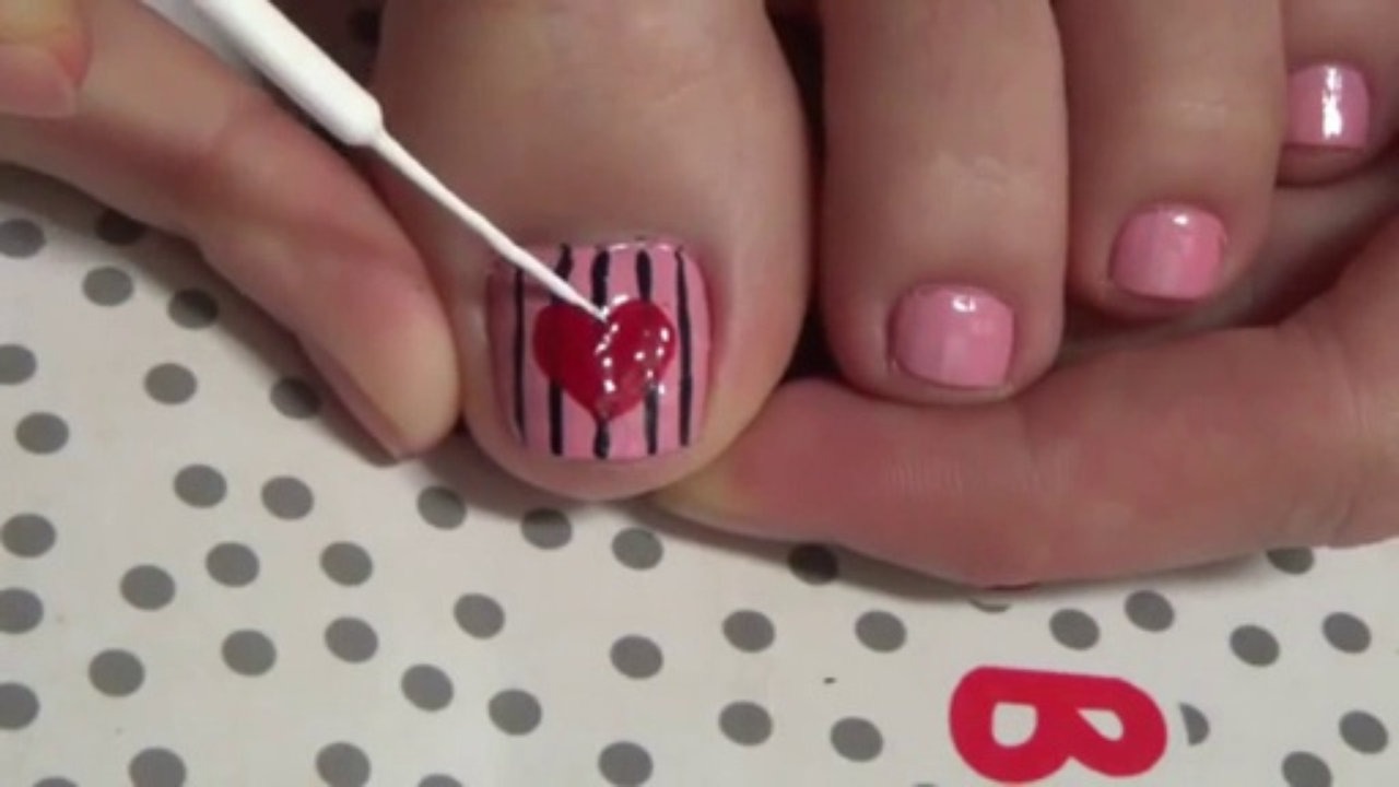 Toe Nail Art Application.