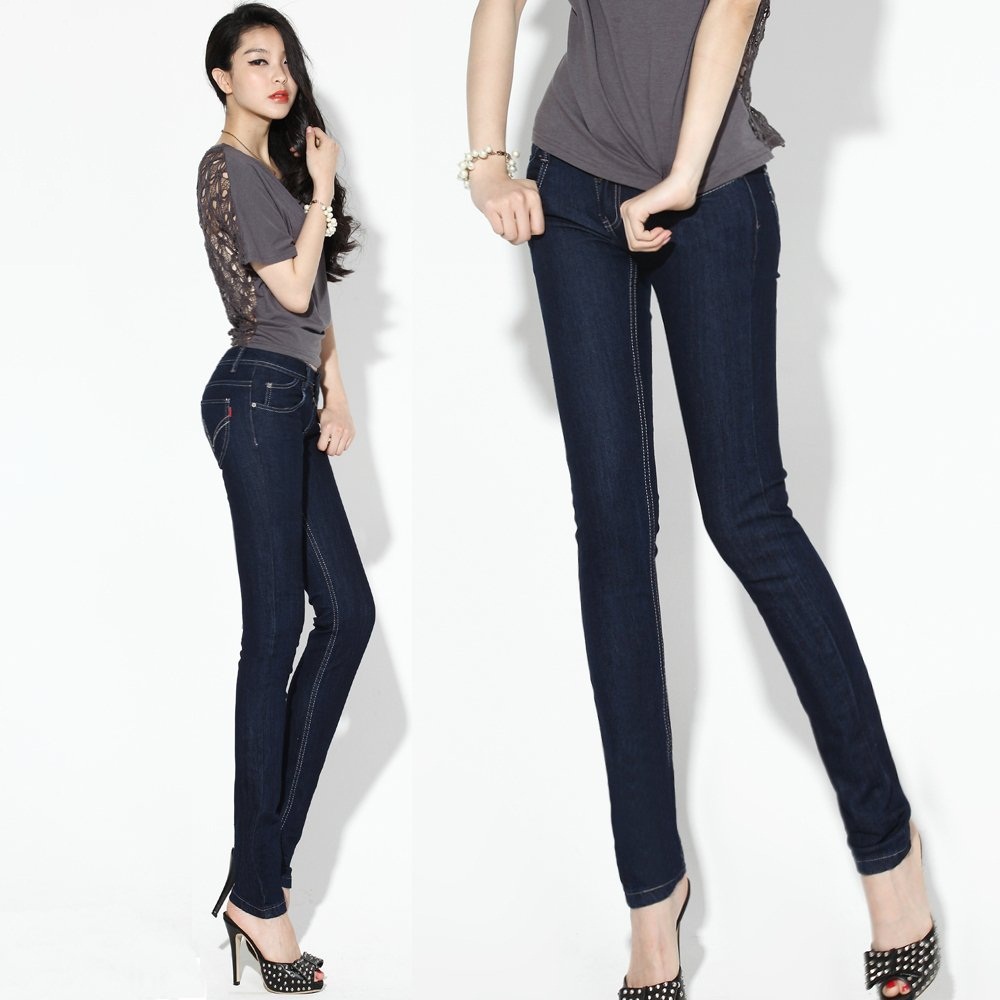The model in Skinny Jeans.