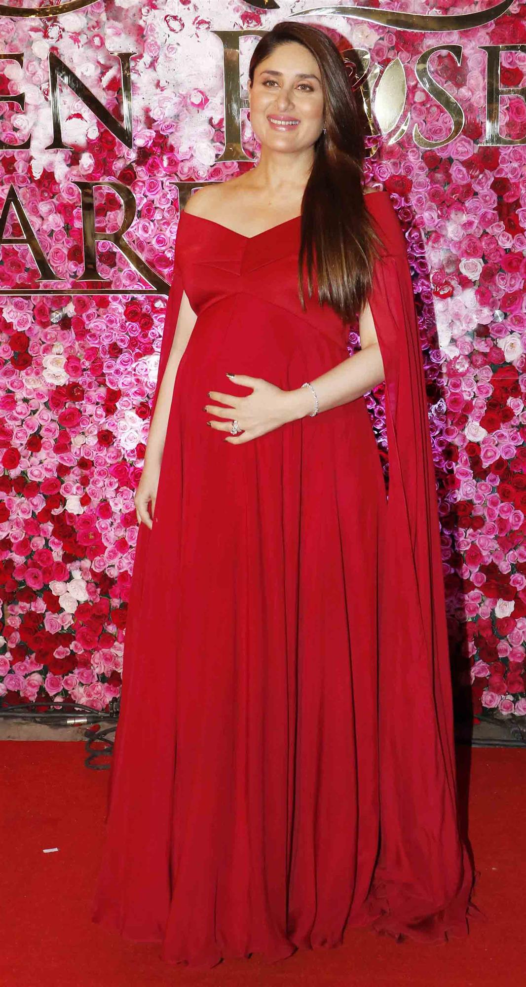 Kareena is looking gorgeous in this loose red dress.