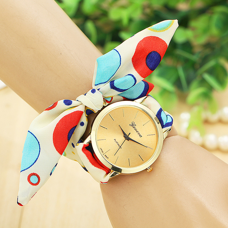 Watch with bow