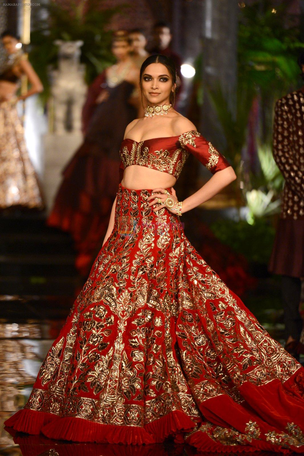 Check out her lehenga!