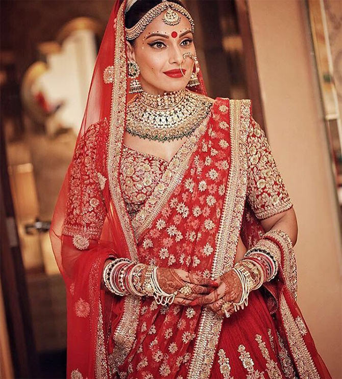 Bipasha Basu's wedding saree was designed by Sabyasachi