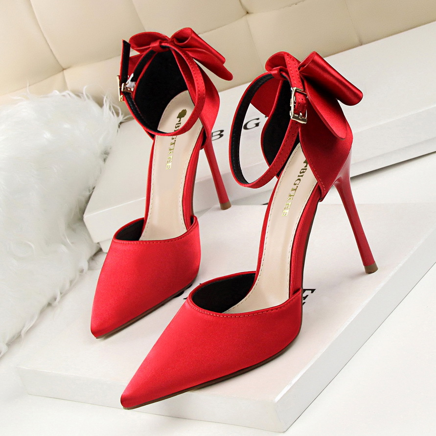 Pointed Satin Silk Shoes.