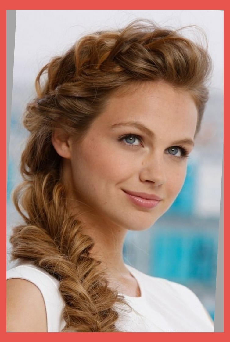 The model with chunky french fishtail braid.